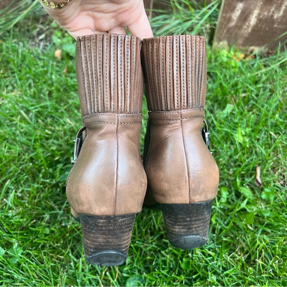 Blondo Brown Leather Zip Boots Size 9.5 - Picture 9 of 14